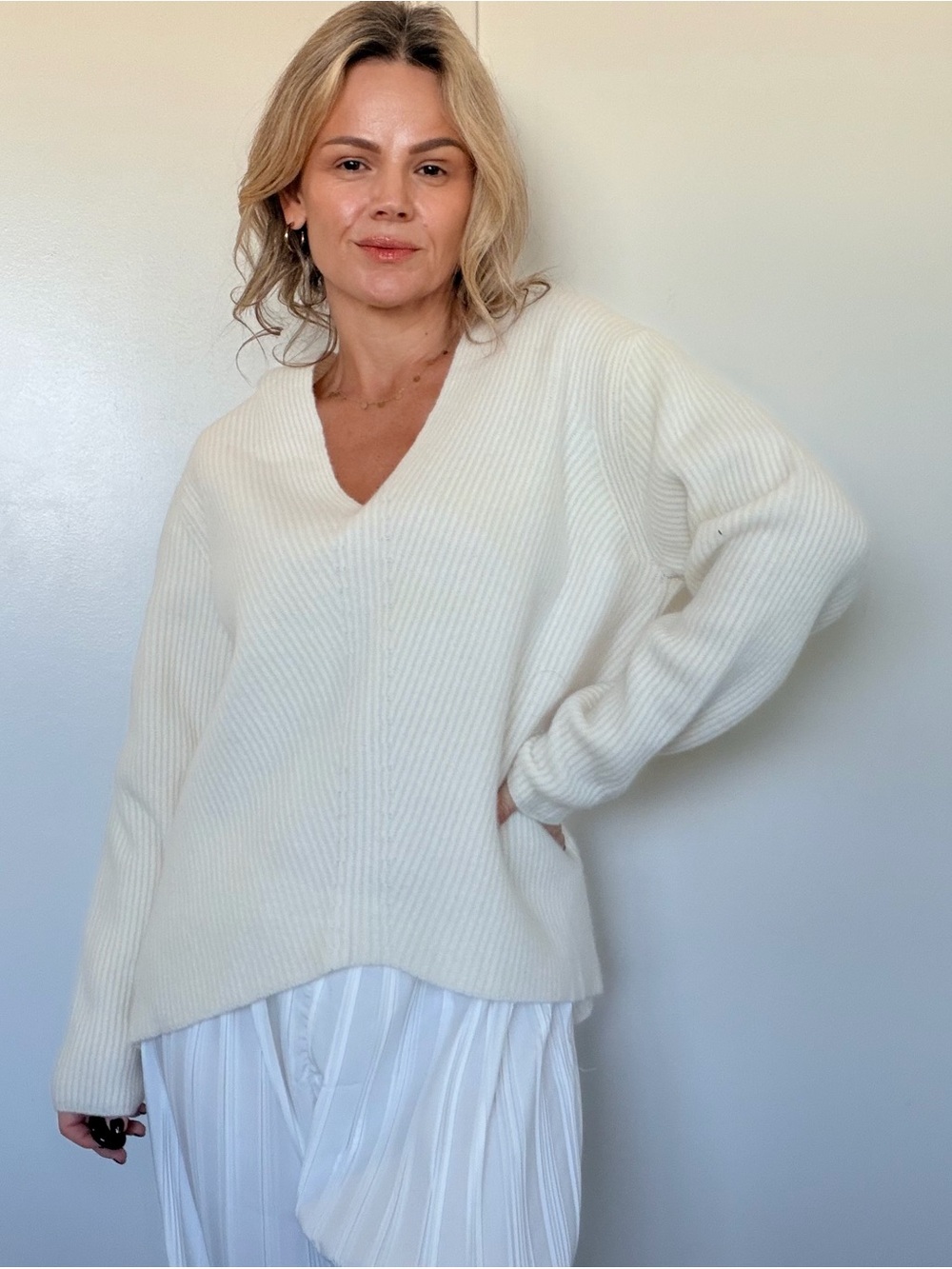 Almina Concept Wool Relaxed V-Neck Ribbed Sweater in Cream